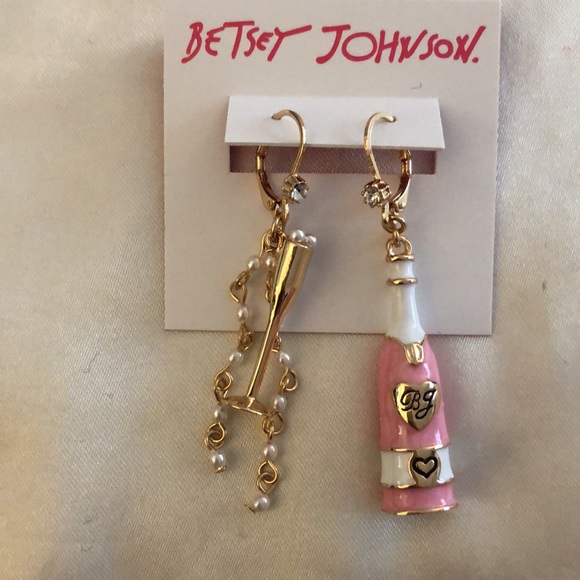 Betsey Johnson Pink Enamel Champagne & Flute Mismatch Drop Earrings NWT - Picture 3 of 11
